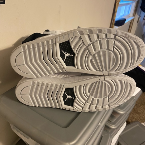 Air Jordan 1 Moto 'Pure Platinum' AT3146-100 - Picture 5 of 8